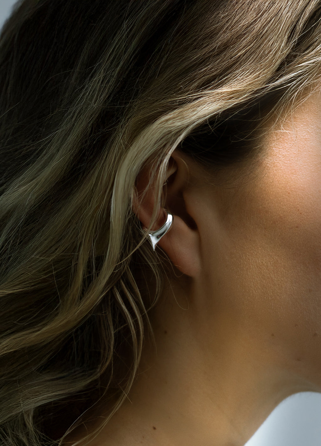 1.1 Trapa Ear Cuff
