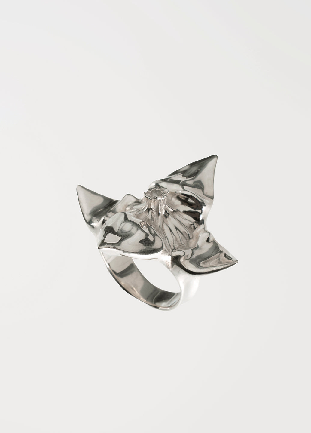1.5 Sculptural Trapa Ring