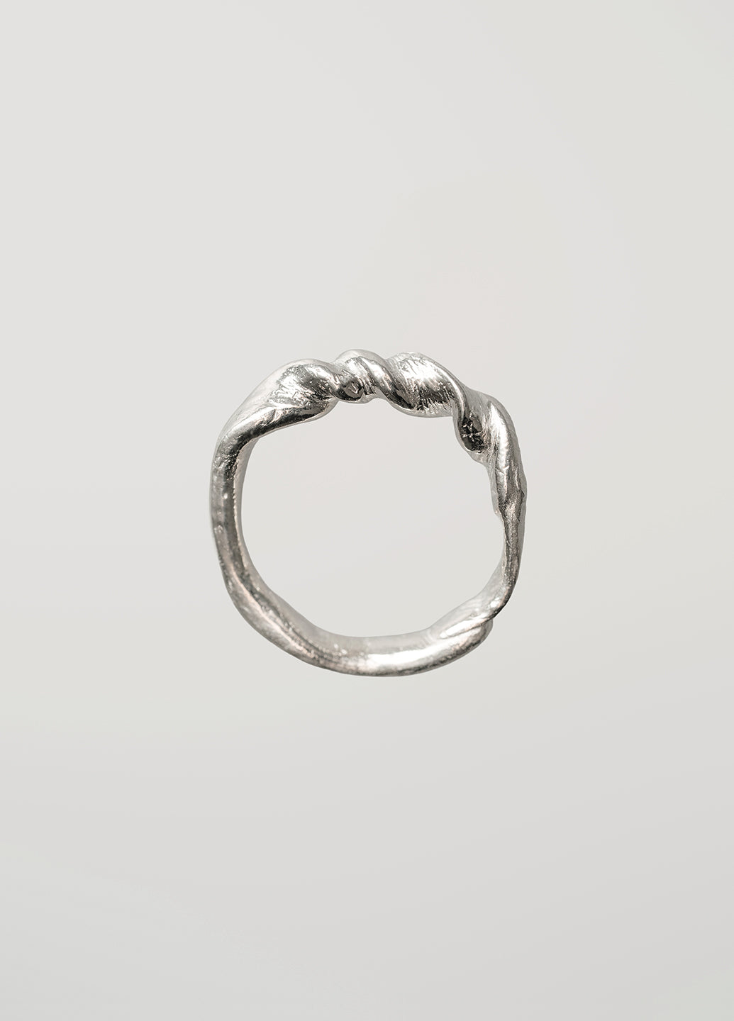 1.6 Twisted Ring
